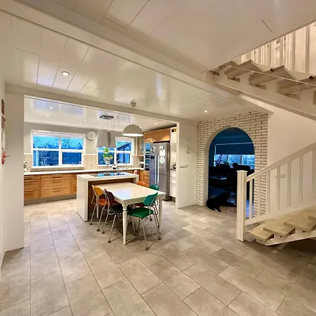 Villa Luxurious House With Hot & Cold Tub Reykjavik