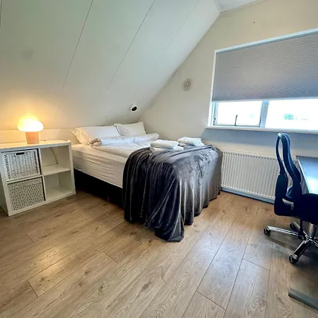 Luxurious House With Hot & Cold Tub Villa Reykjavik