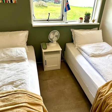 Luxurious House With Hot & Cold Tub Villa Reykjavik